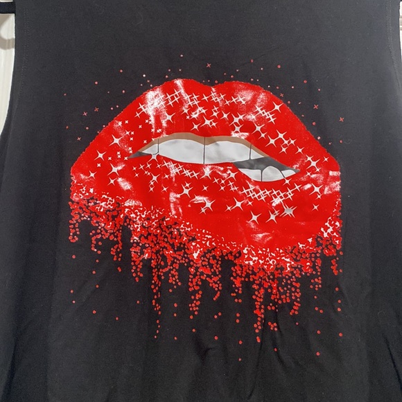 Lip Tank - Picture 2 of 5